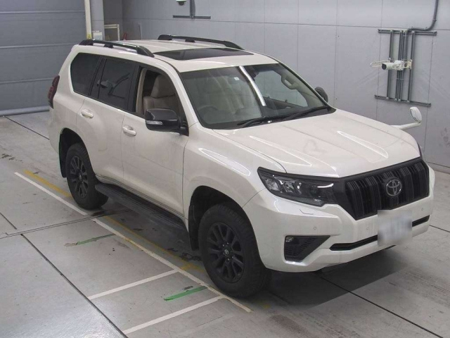 TOYOTA LAND CRUISER PRADO 2023