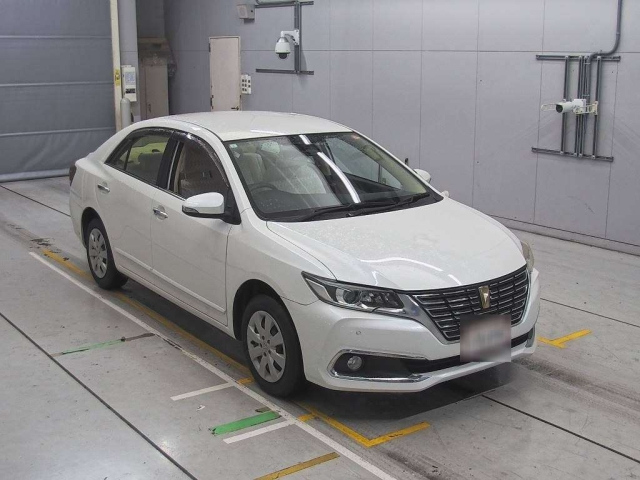 TOYOTA PREMIO 2017