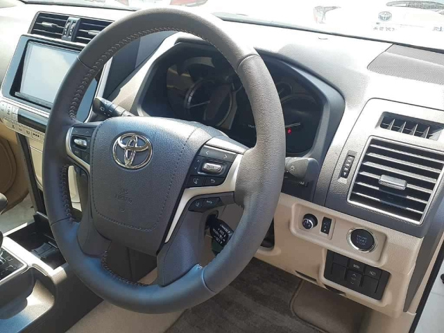 TOYOTA LAND CRUISER PRADO 2023