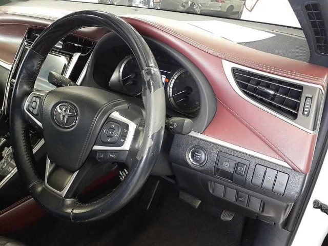 TOYOTA HARRIER 2018