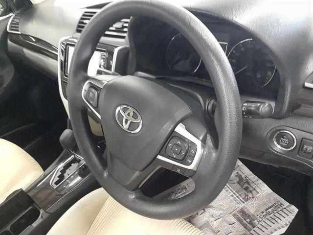 TOYOTA PREMIO 2017