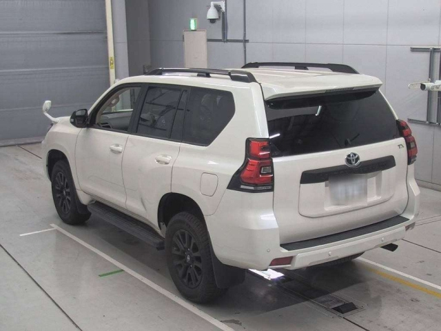 TOYOTA LAND CRUISER PRADO 2023