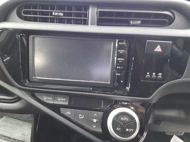 TOYOTA AQUA 2016
