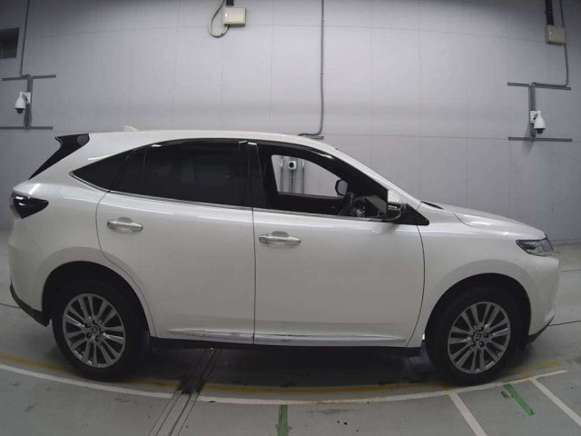 TOYOTA HARRIER 2018