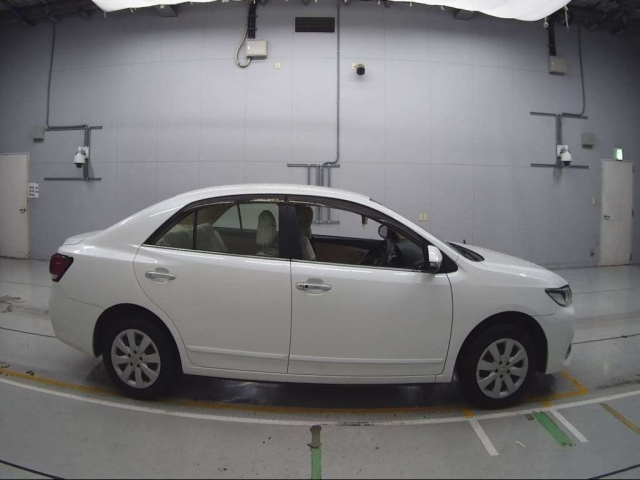 TOYOTA PREMIO 2017