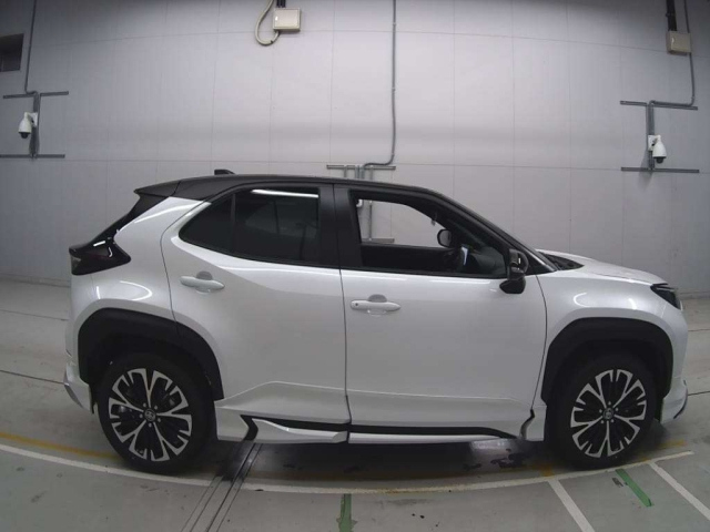 TOYOTA YARIS CROSS 2025