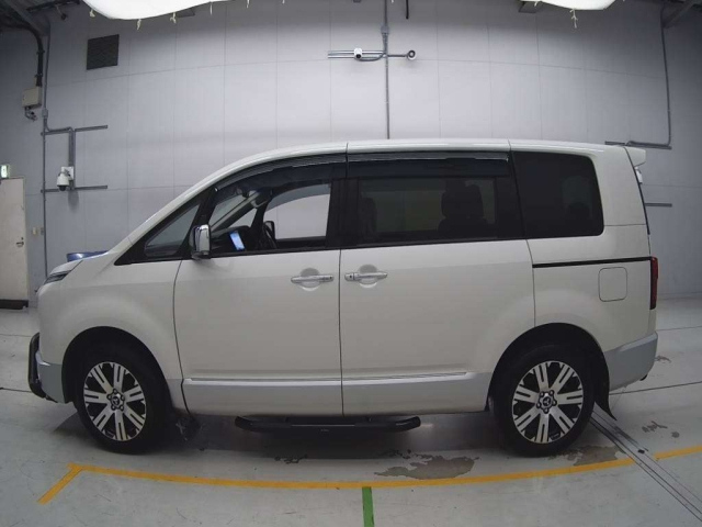 MITSUBISHI DELICA D5 2020