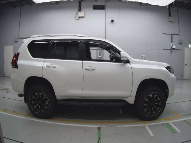 TOYOTA LAND CRUISER PRADO 2020