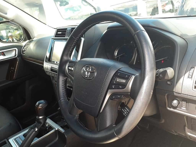 TOYOTA LAND CRUISER PRADO 2020