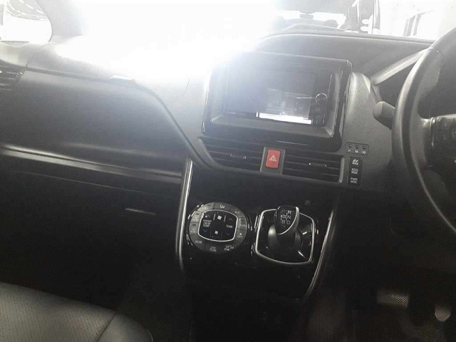 TOYOTA VOXY 2020