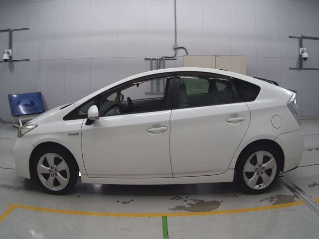 TOYOTA PRIUS 2013