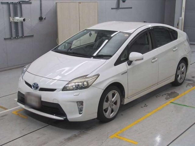 TOYOTA PRIUS 2013