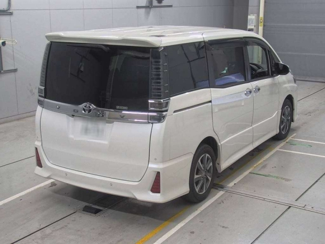 TOYOTA VOXY 2019