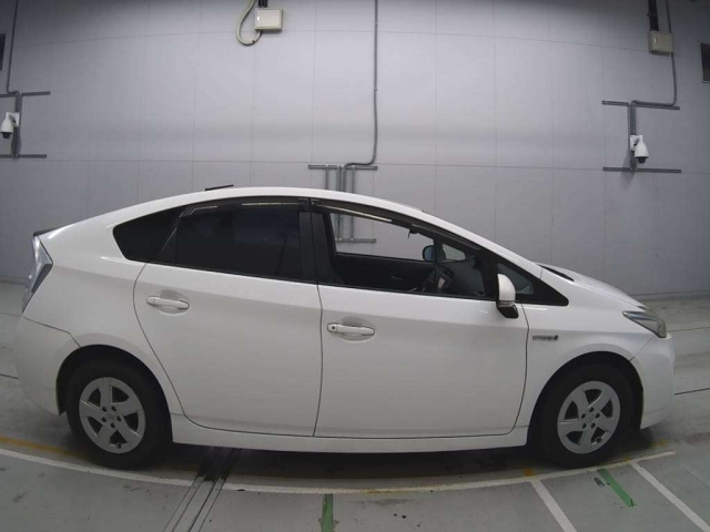 TOYOTA PRIUS 2011