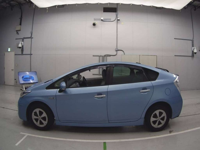 TOYOTA PRIUS PHV 2012