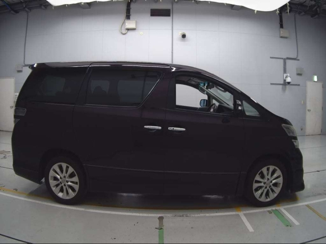 TOYOTA VELLFIRE 2010