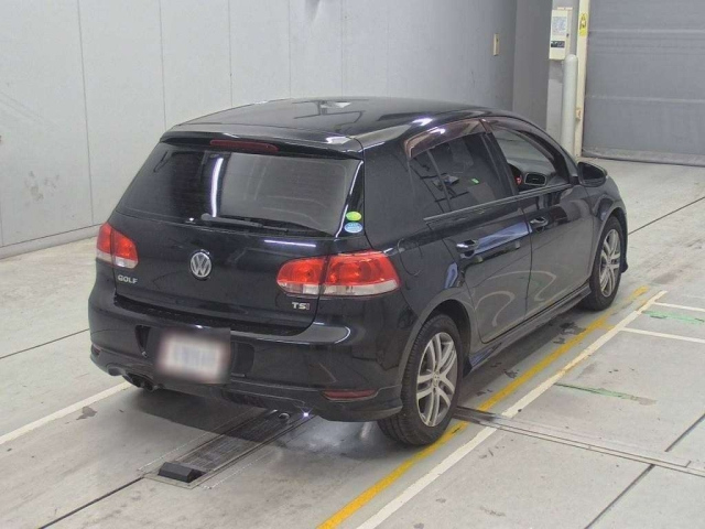 VOLKSWAGEN GOLF 2010