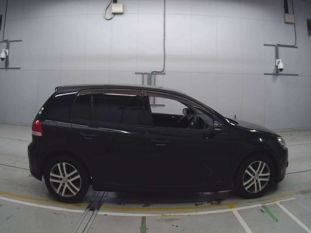 VOLKSWAGEN GOLF 2010