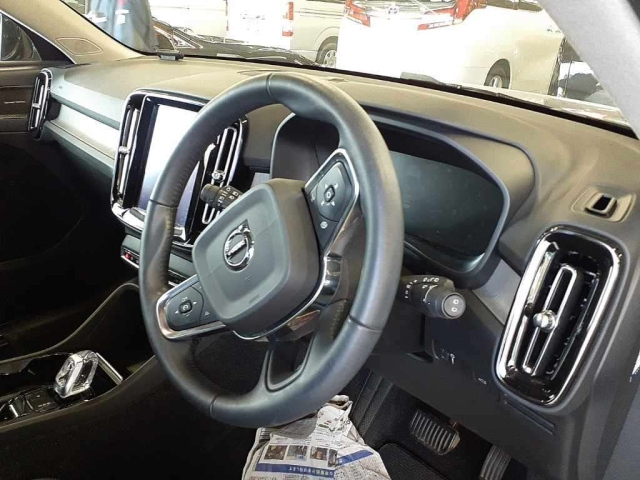 VOLVO XC40 2020