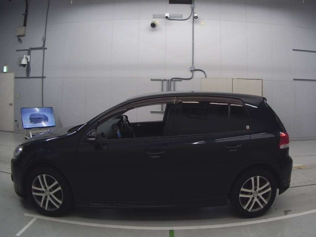 VOLKSWAGEN GOLF 2010
