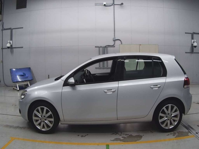 VOLKSWAGEN GOLF 2009
