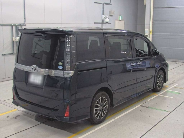 TOYOTA VOXY 2015