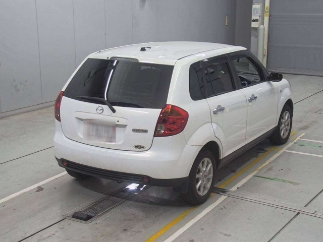 MAZDA VERISA 2010