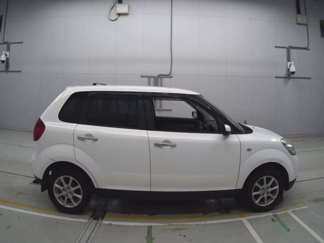 MAZDA VERISA 2010