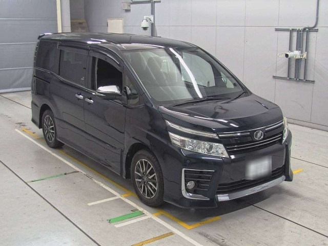 TOYOTA VOXY 2015