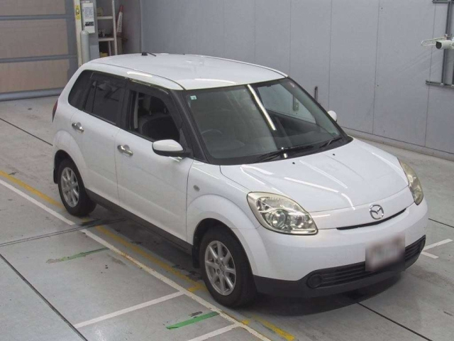 MAZDA VERISA 2010