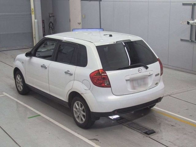 MAZDA VERISA 2010