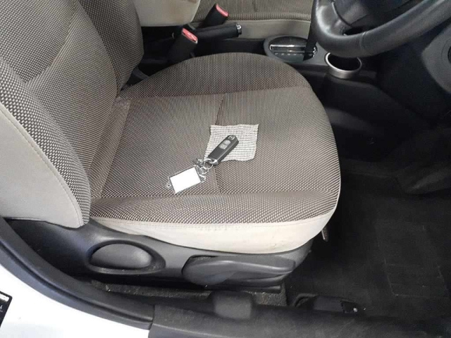 MAZDA VERISA 2010