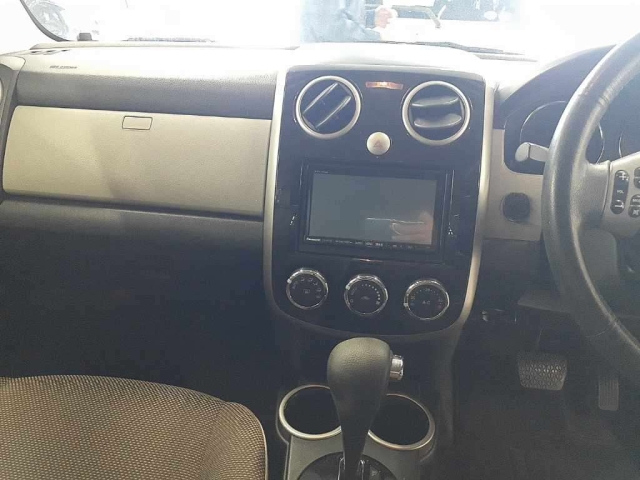 MAZDA VERISA 2010