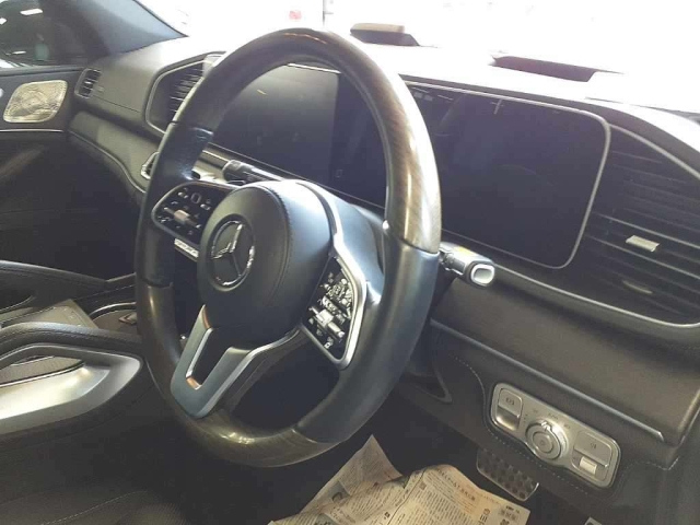 MERCEDES BENZ GLS 2023