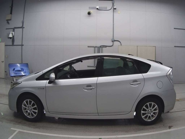 TOYOTA PRIUS 2012