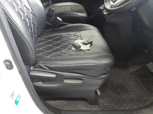 TOYOTA NOAH 2017