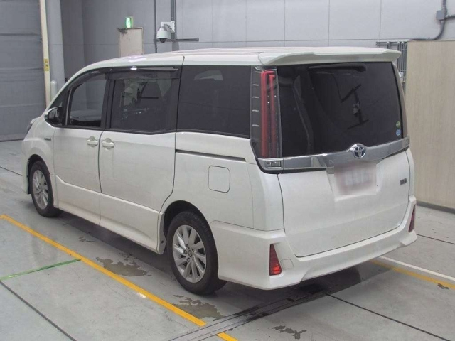 TOYOTA NOAH 2017