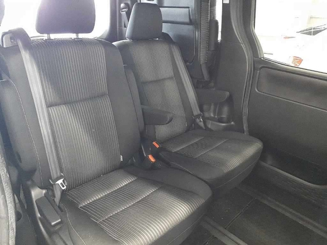 TOYOTA NOAH 2017