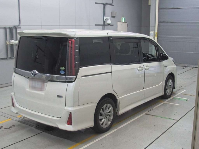 TOYOTA NOAH 2017