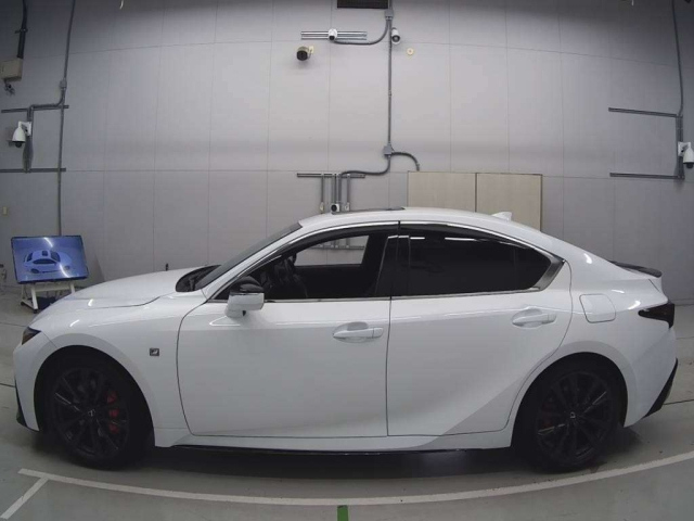 LEXUS IS 2023