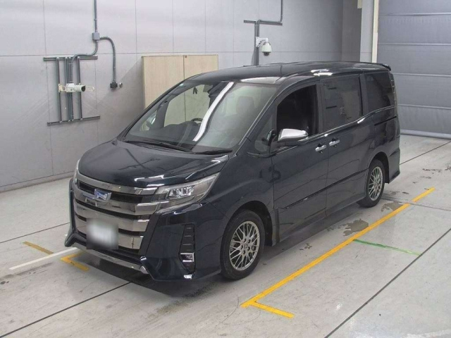 TOYOTA NOAH 2021
