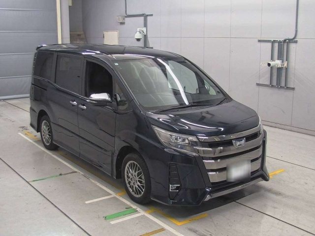 TOYOTA NOAH 2021