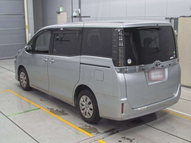 TOYOTA VOXY 2014