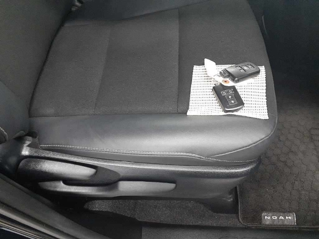 TOYOTA NOAH 2021