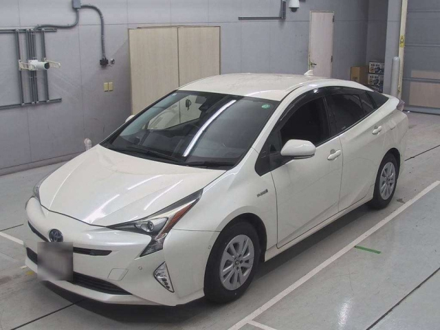 TOYOTA PRIUS 2018