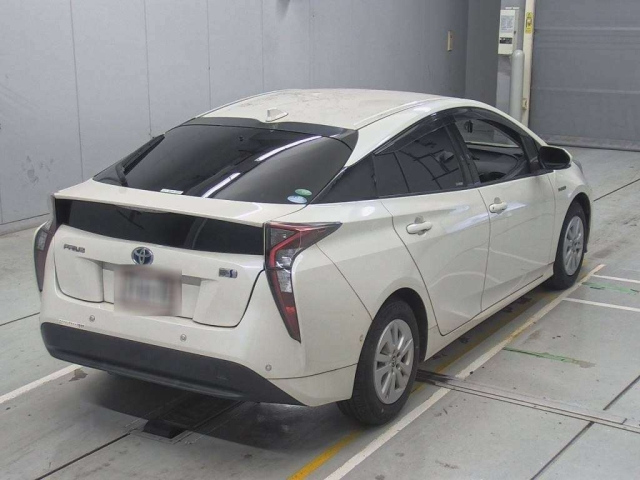 TOYOTA PRIUS 2018
