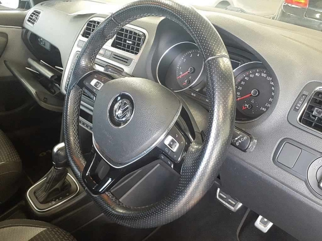 VOLKSWAGEN CROSS POLO 2017