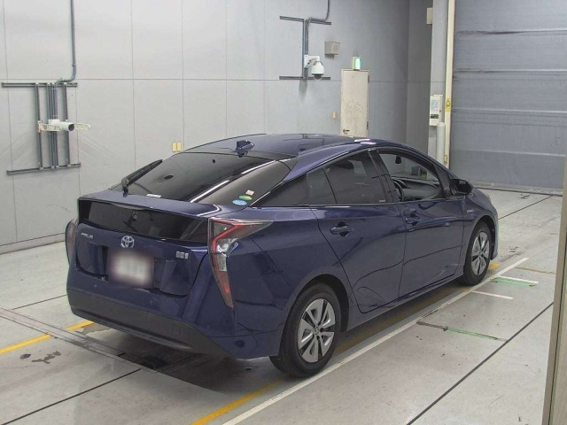 TOYOTA PRIUS 2016