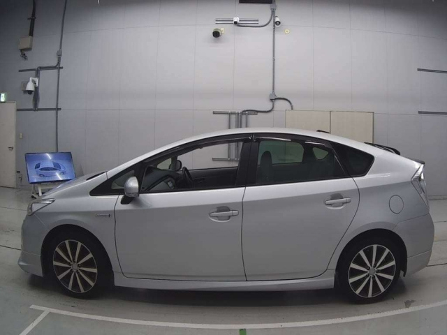 TOYOTA PRIUS 2013