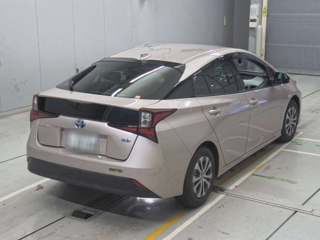 TOYOTA PRIUS 2021